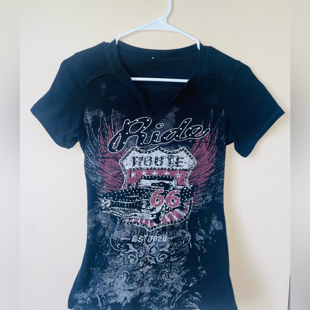 Liberty Wear Women’s Top Size Small/Medium